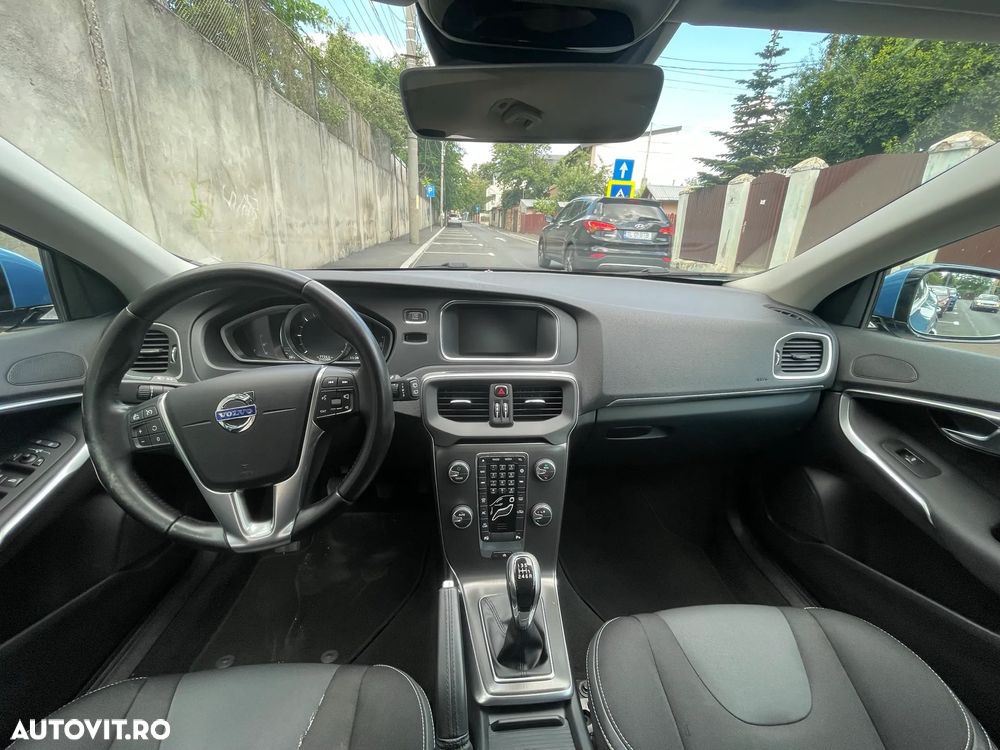 Volvo V40 D4 Momentum - 7
