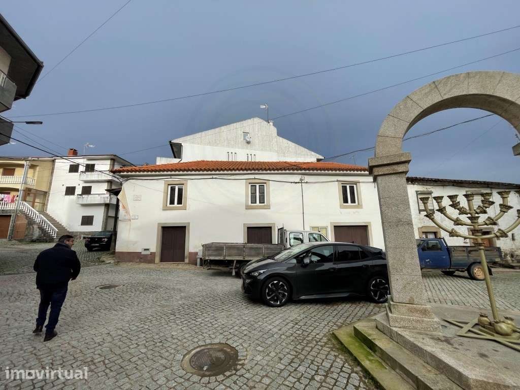 Moradia Espaçosa em Carção - Vimioso - Oportunidade Única - Grande imagem: 2/13