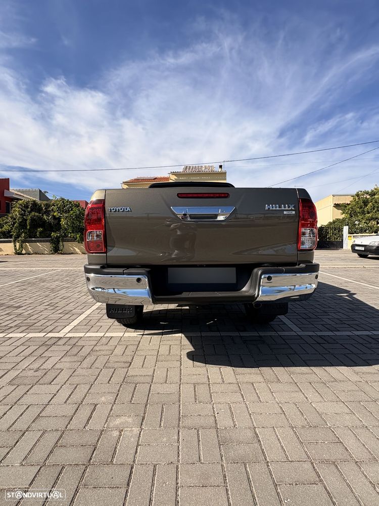 Toyota Hilux - 5