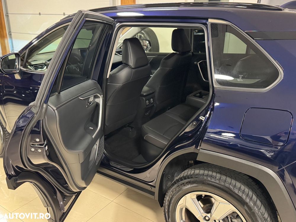 Toyota RAV4 2.5 4x4 Team Deutschland - 8