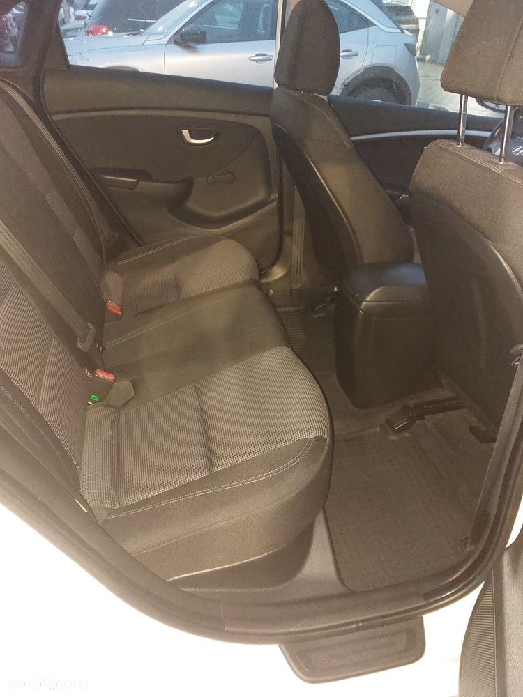Hyundai i30 1.6 CRDi Comfort - 11
