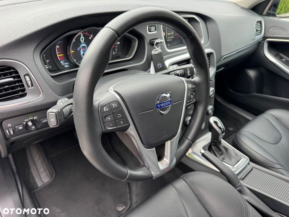 Volvo V40 D4 Geartronic Summum - 16