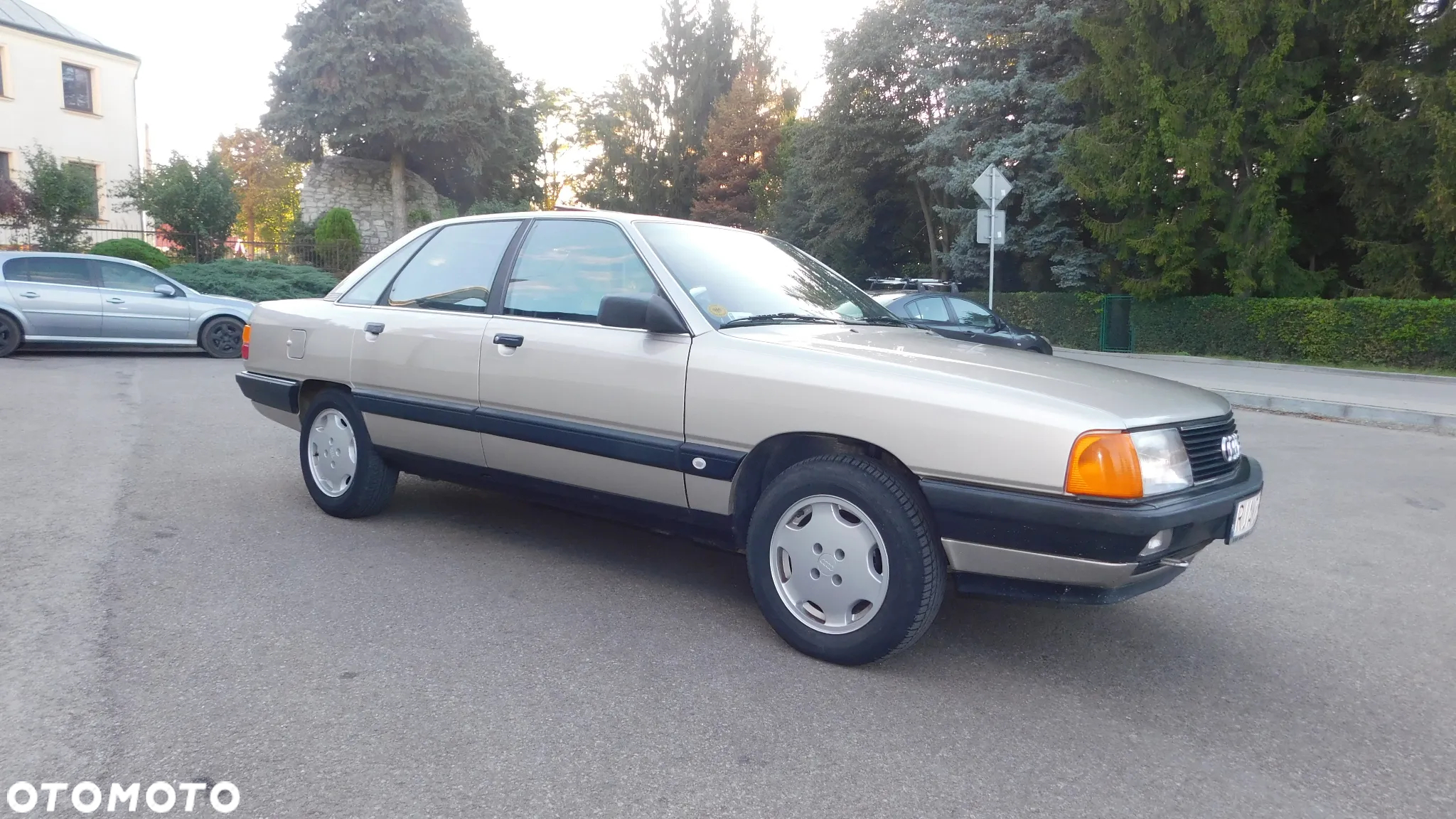 Audi 100 1.8 E - 24