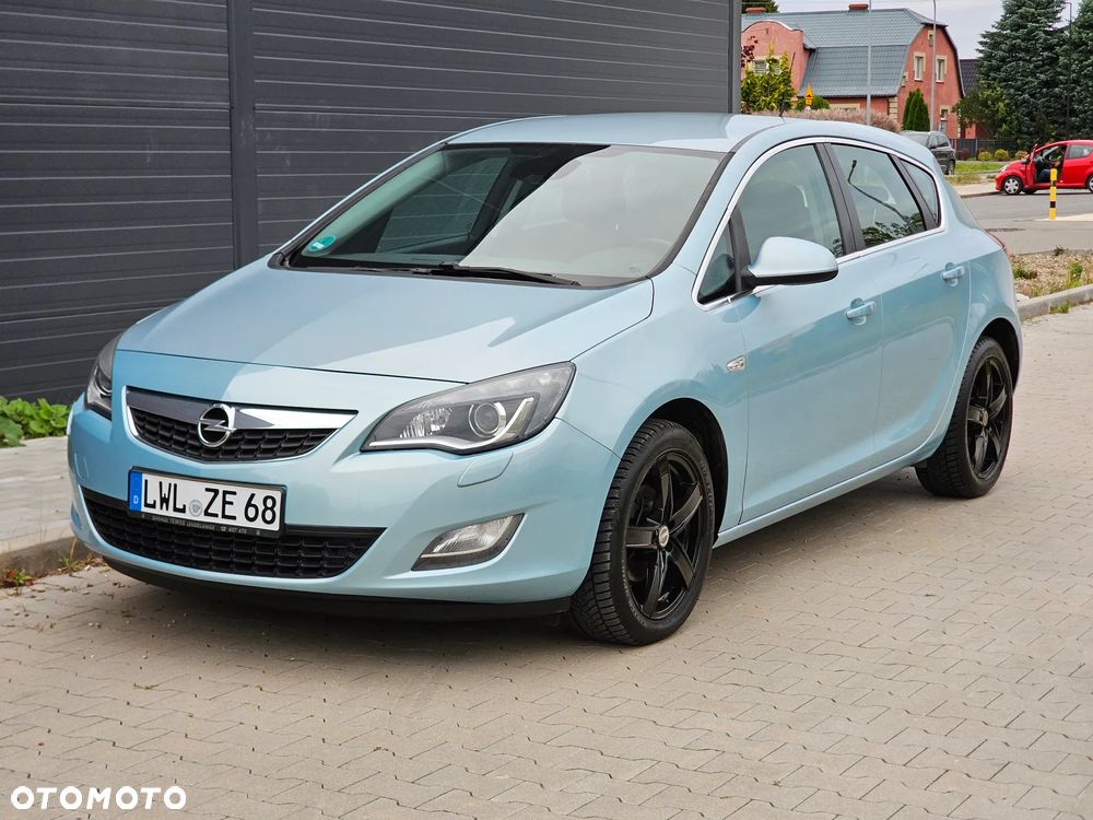 Opel Astra 1.4 ecoFLEX Cosmo - 9