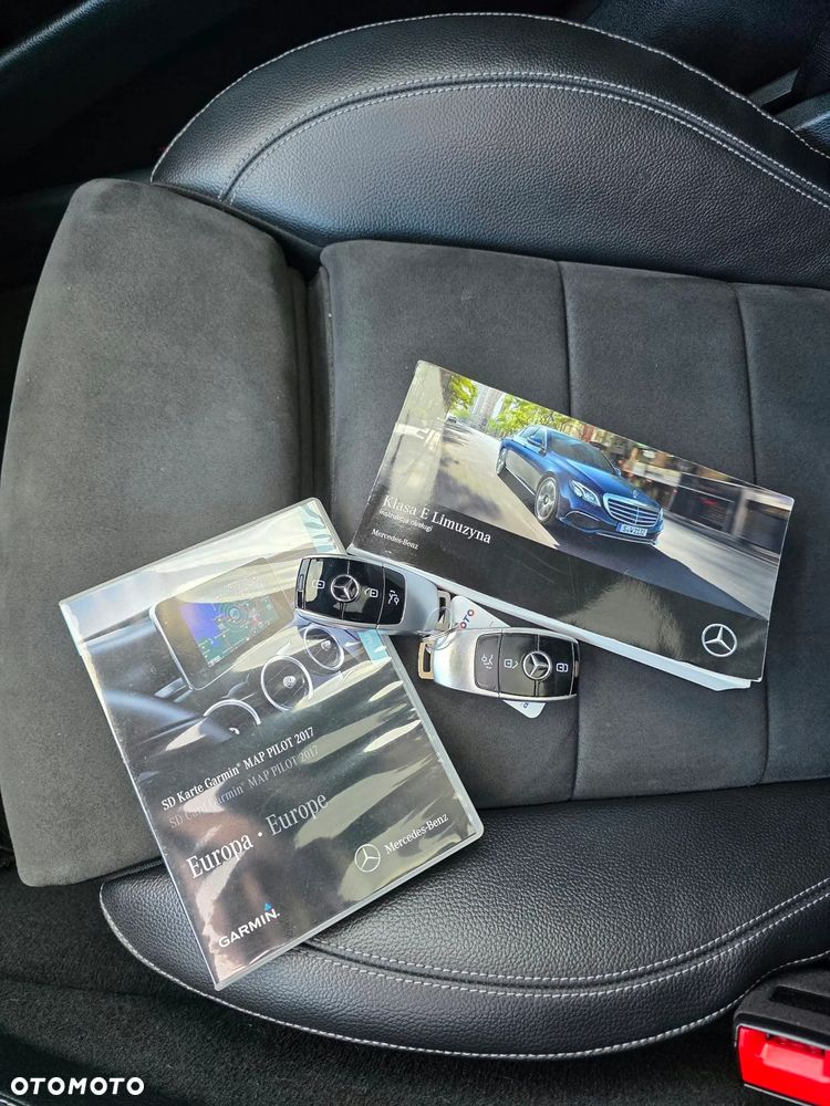 Mercedes-Benz Klasa E 220 d 4-Matic 9G-TRONIC - 34