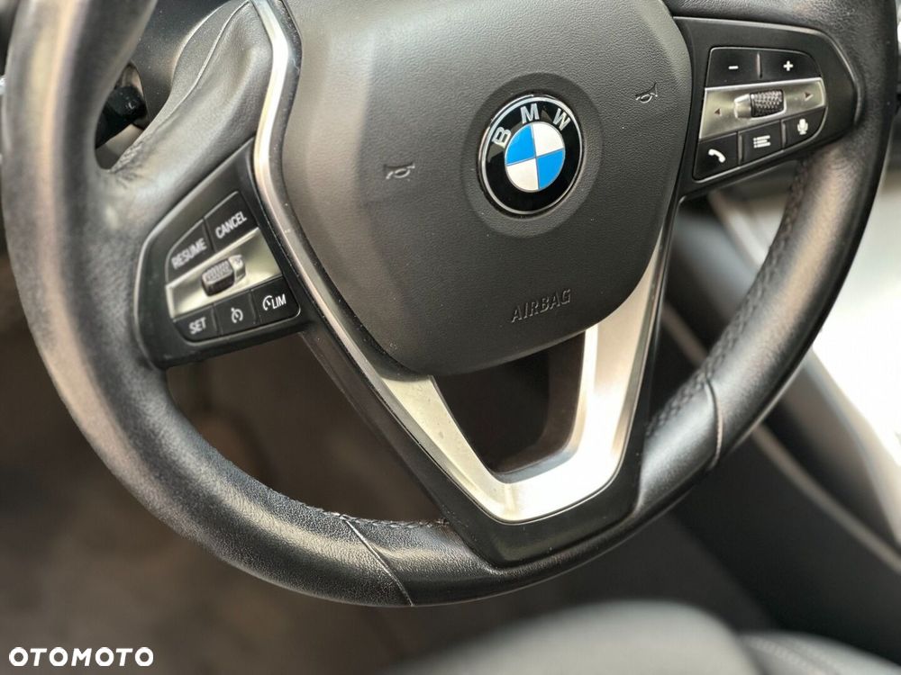 BMW Seria 3 330i xDrive Advantage - 39