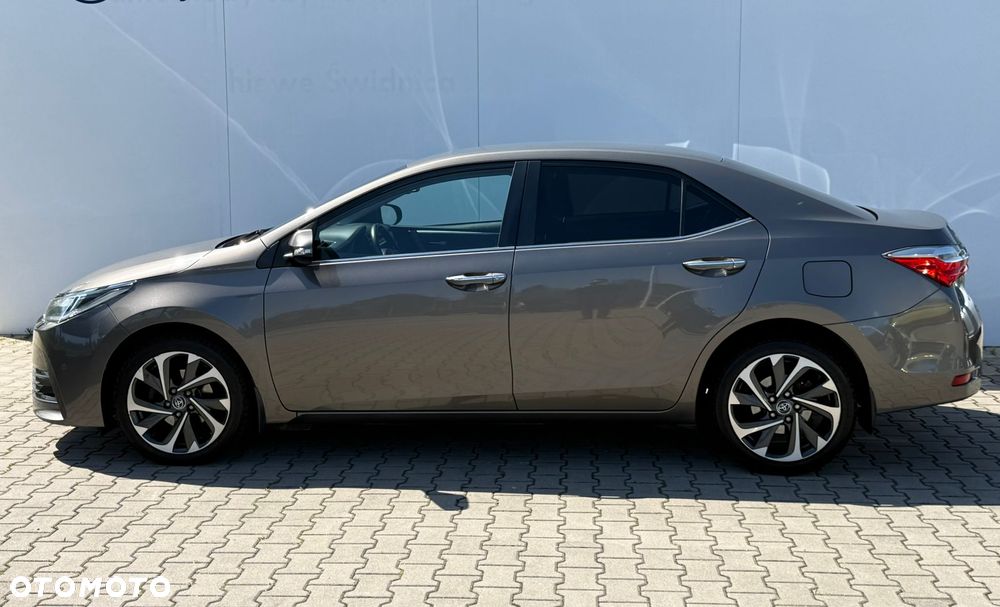 Toyota Corolla 1.6 50th Anniversary MS - 5