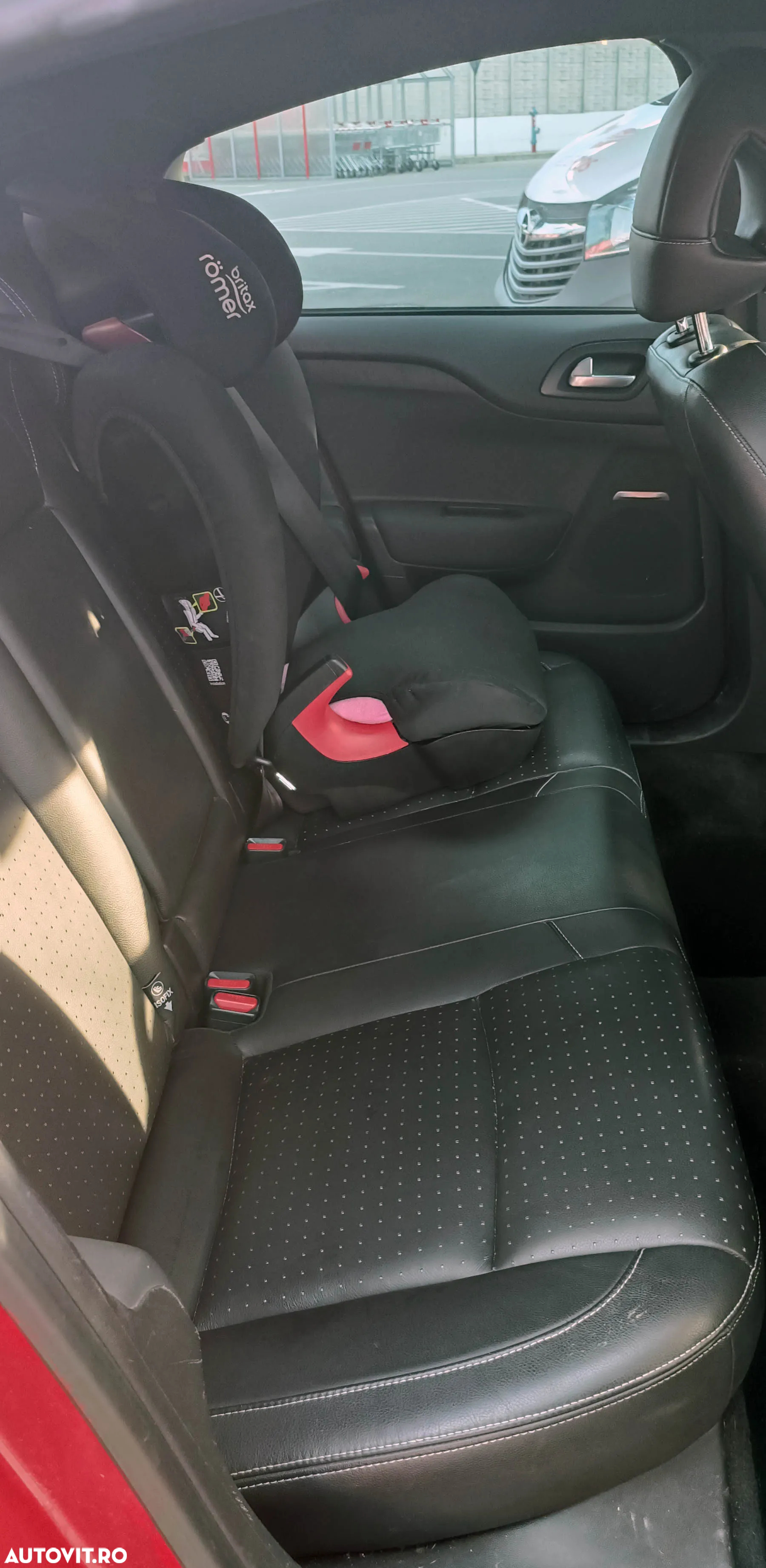 Citroën DS4 e-HDi 110 EGS6 SoChic - 12
