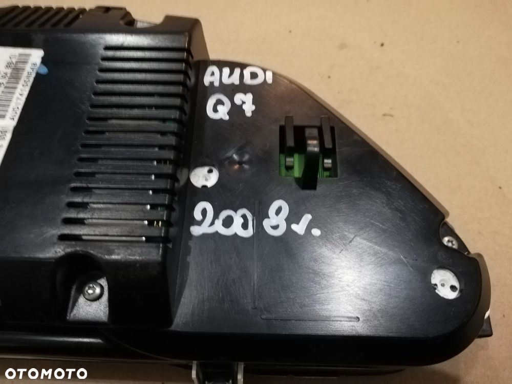 AUDI Q7 4L LICZNIK ZEGARY 4L0920981B - 2