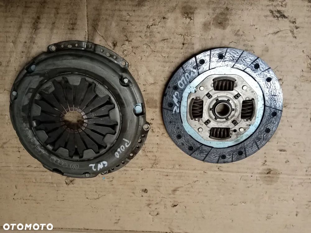 Sprzęgło tarcza docisk VW Polo 6N2 1.0 MPI 052141025 - 1