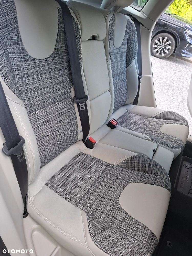Volvo V40 T3 Drive-E Kinetic - 6