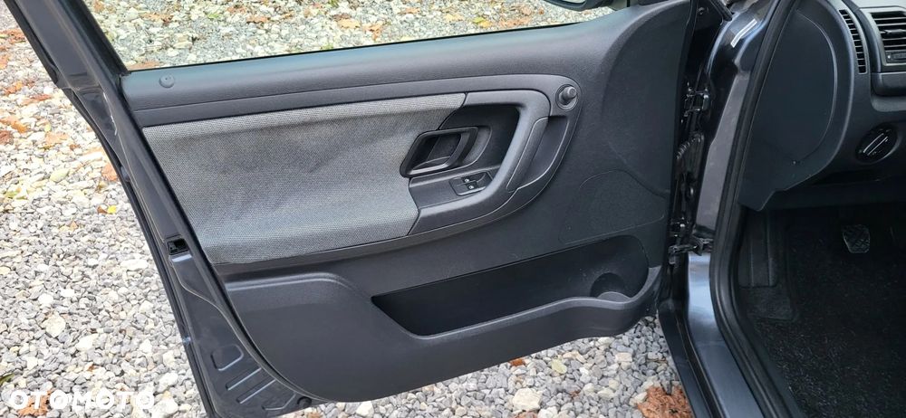 Skoda Fabia 1.2 HTP Ambiente - 13