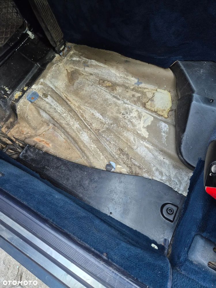 Mercedes-Benz W124 (1984-1993) - 28