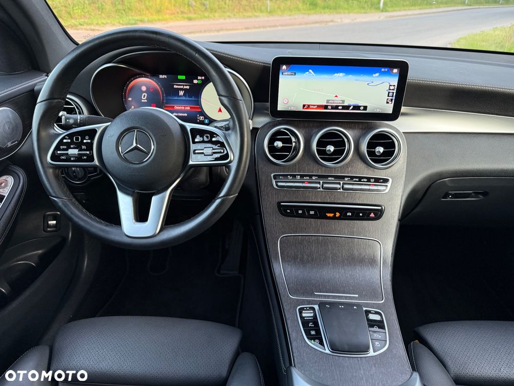 Mercedes-Benz GLC 200 4Matic 9G-TRONIC AMG Line - 20