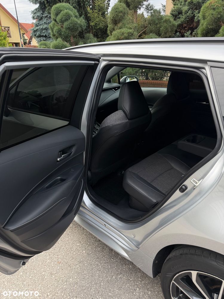 Toyota Corolla 1.8 Hybrid Comfort - 13
