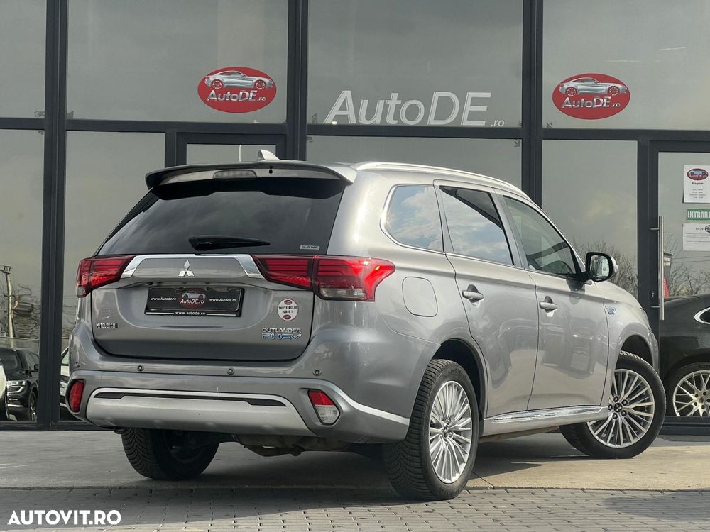 Mitsubishi Outlander - 5