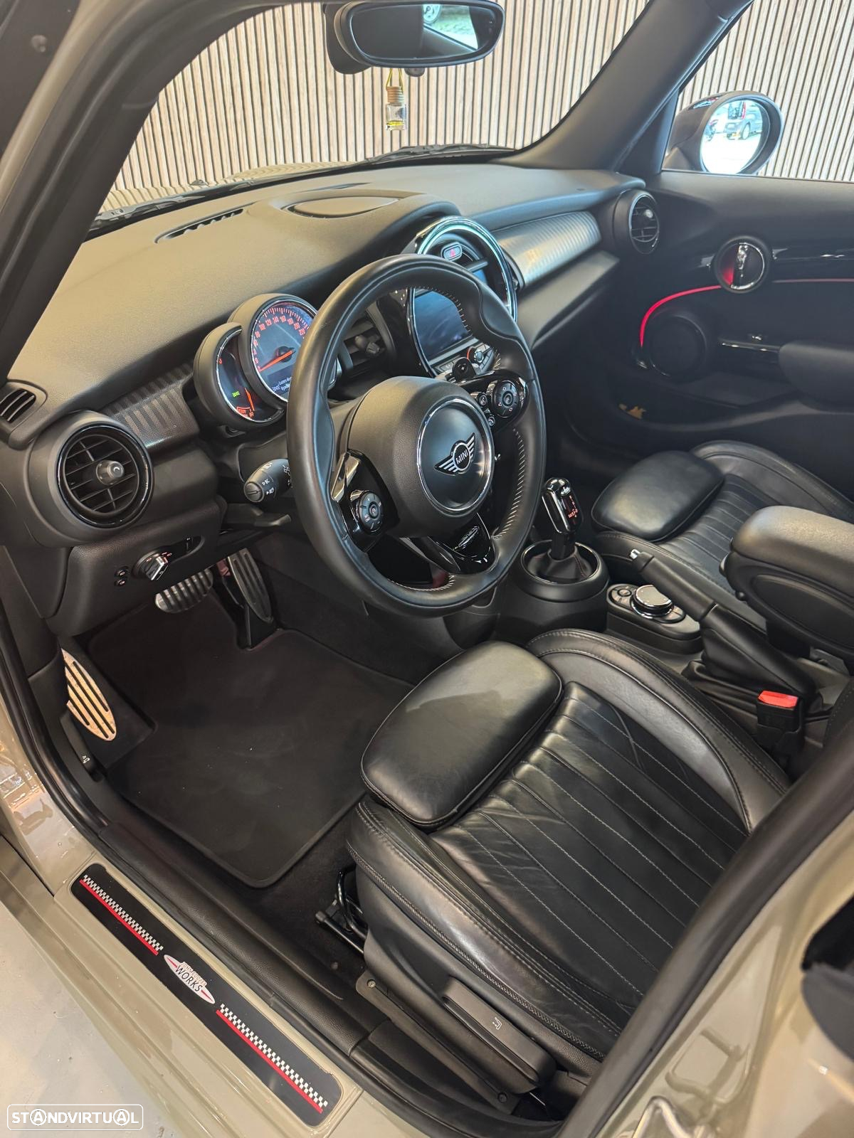 MINI 5 Portas Cooper SD Auto Desportiva - 9