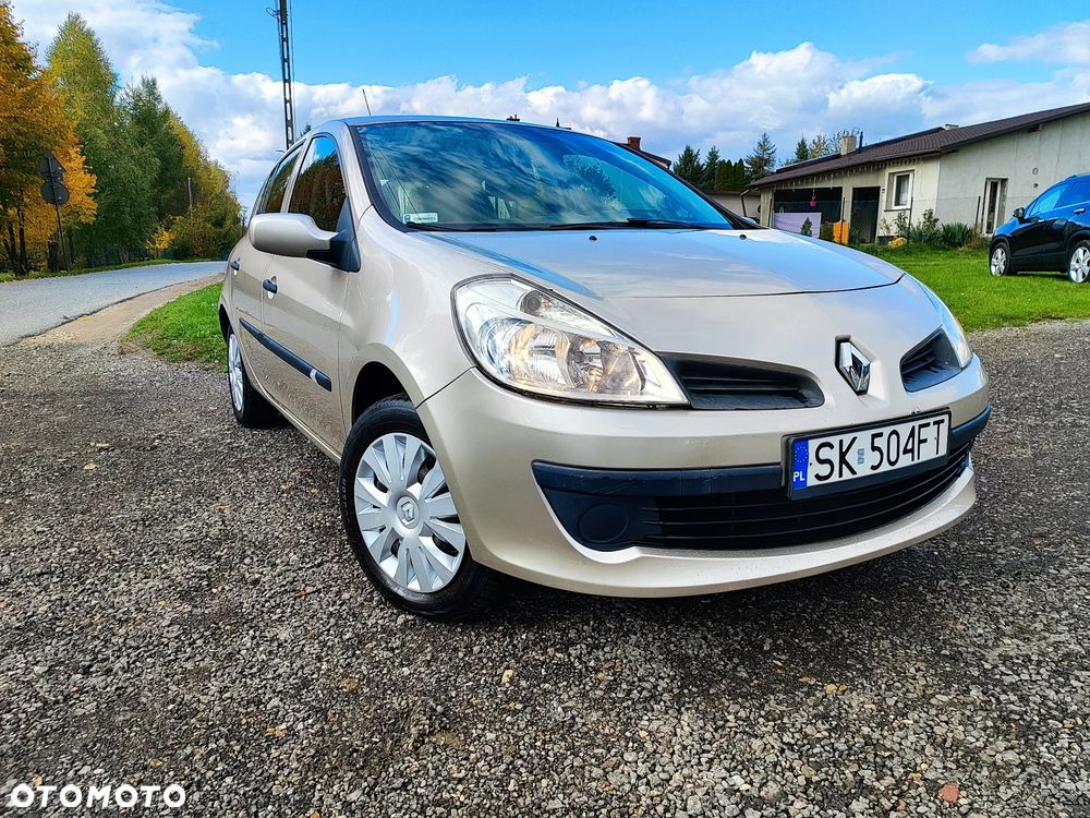 Renault Clio 1.2 16V Campus - 2
