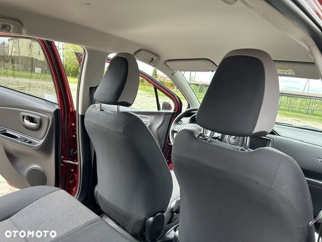 Toyota Yaris Hybrid 100 Life - 24