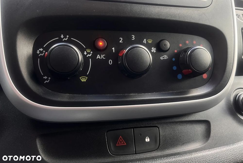 Renault Trafic - 14