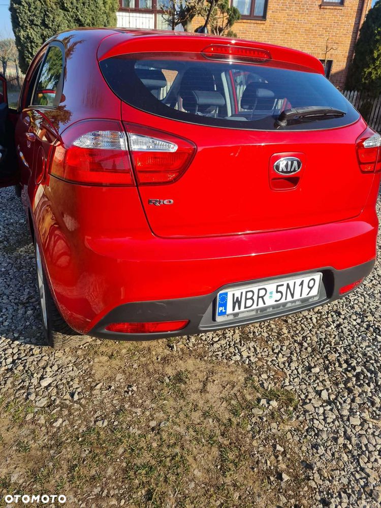 Kia Rio - 4