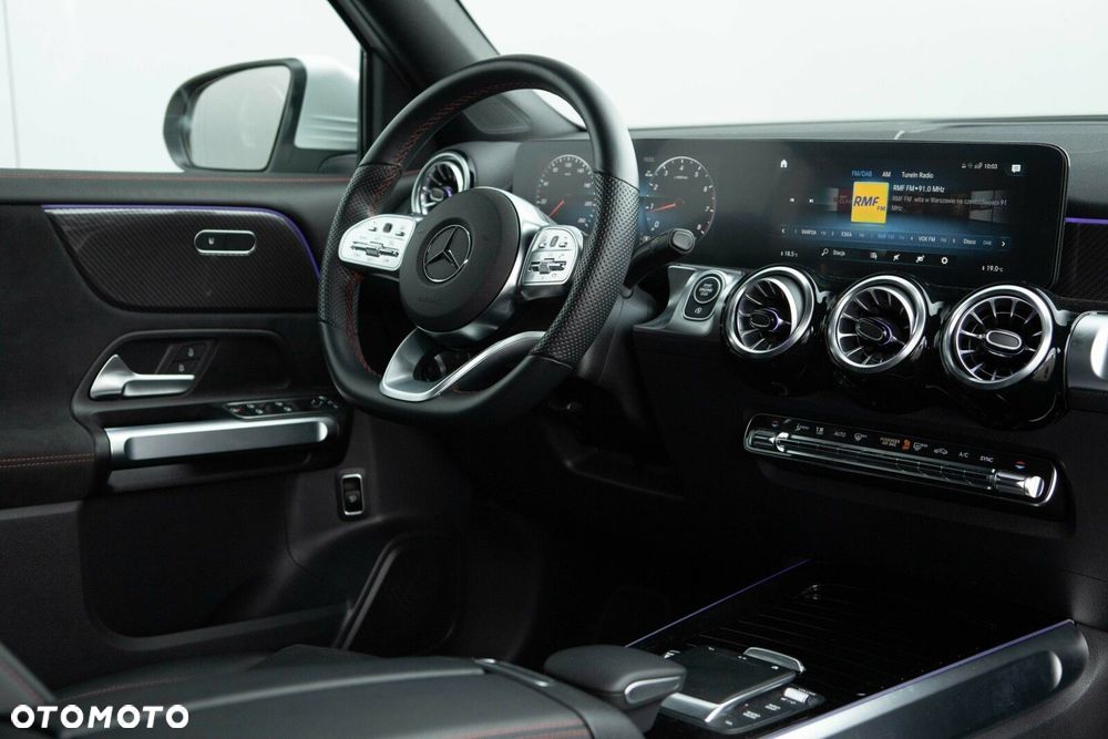 Mercedes-Benz GLB - 24