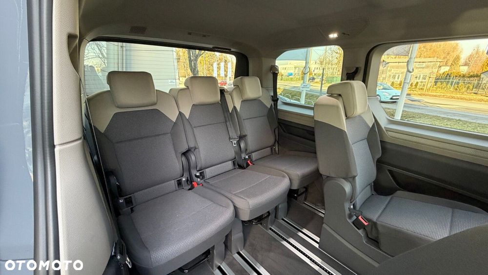 Volkswagen multivan Multivan Family L2 silnik: 2,0 l TDI SCR 150 KM / skrzynia biegów: 7-biegowa DSG rozstaw osi: 3124 mm - 16