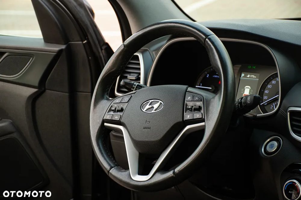 Hyundai Tucson 2.0 CRDi 4WD Automatik Premium - 33