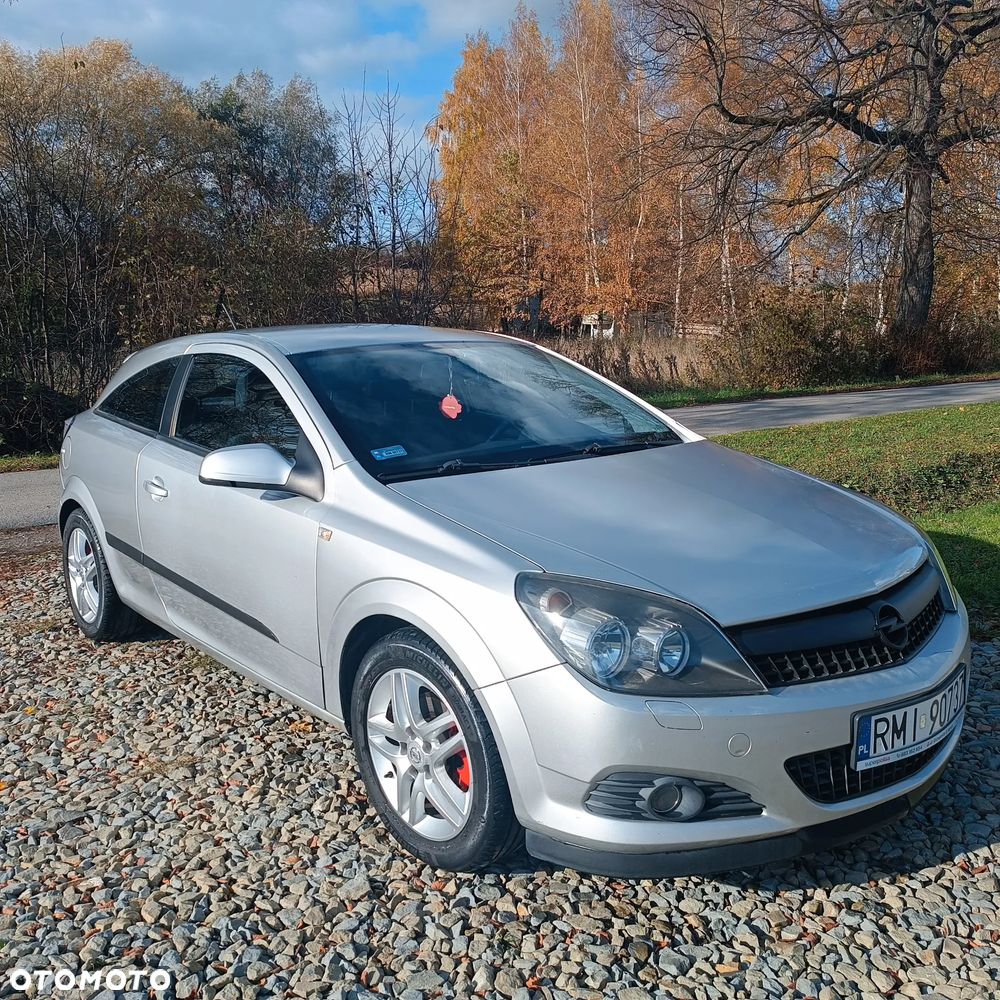Opel Astra GTC 1.7 CDTI - 4