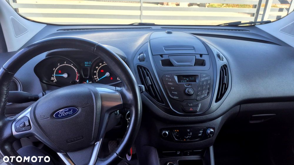 Ford Transit Courier - 4