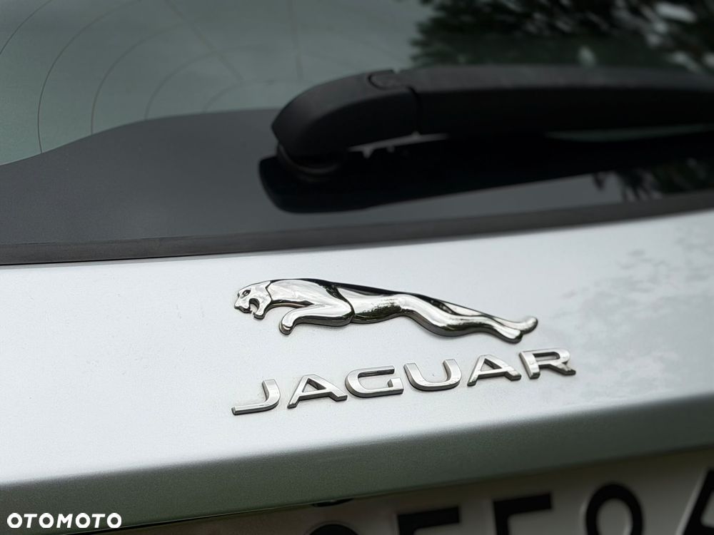 Jaguar E-Pace 2.0 i4P AWD R-Dynamic S - 24