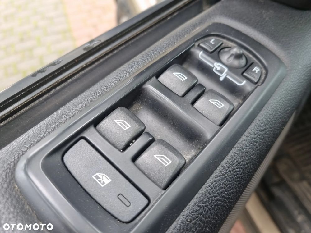 Land Rover Discovery - 32