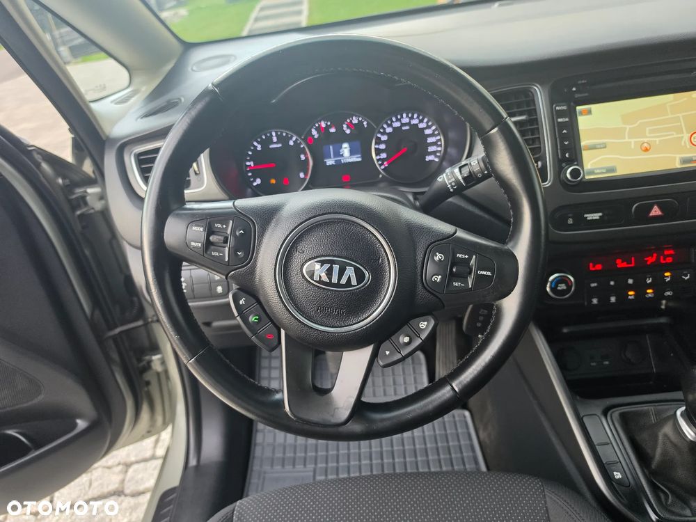 Kia Carens 1.7 CRDi 115 Dream-Team Edition - 23