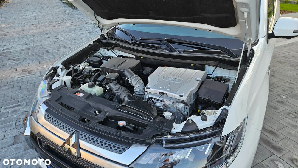 Mitsubishi Outlander 2.4 4WD Plug-In Hybrid Spirit+ - 33