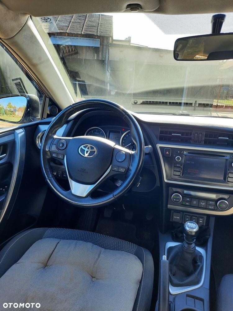 Toyota Auris 1.6 Premium Comfort - 8