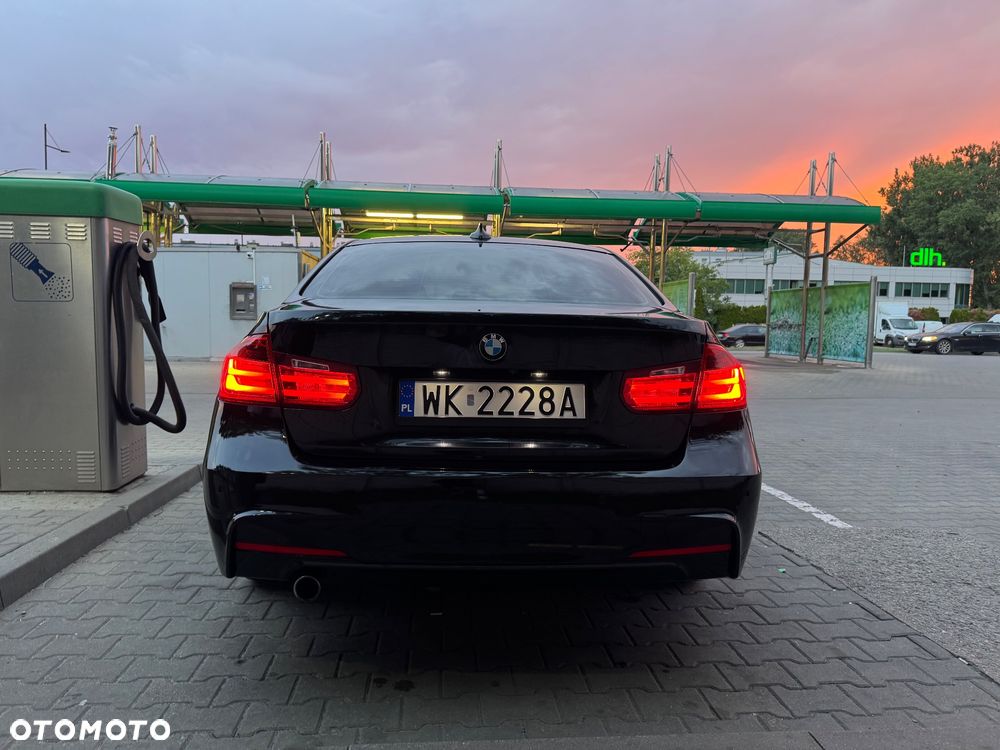BMW Seria 3 318d - 15