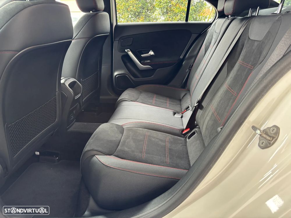 Mercedes-Benz A 250 e AMG Line - 14