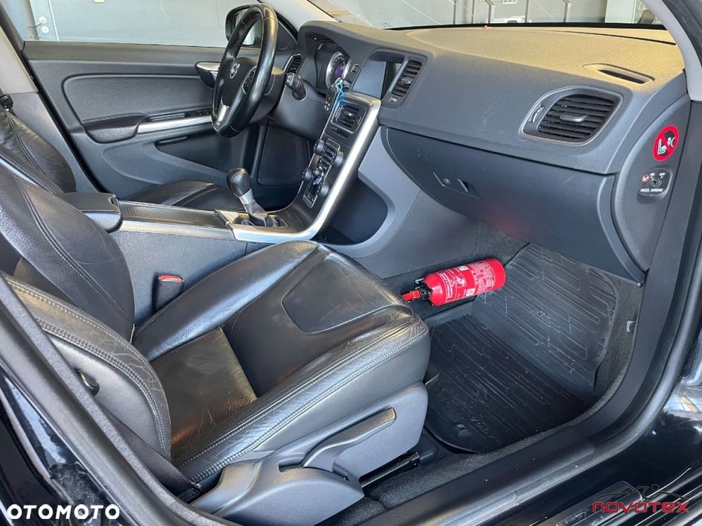 Volvo V60 D2 Summum - 15