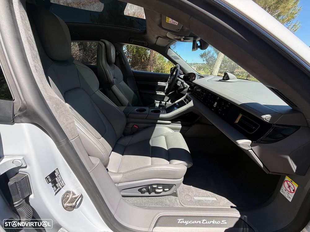 Porsche Taycan Sport Turismo Turbo S - 17
