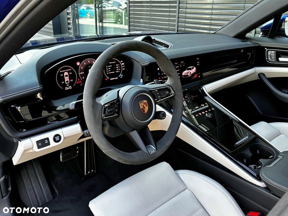 Porsche Panamera - 25