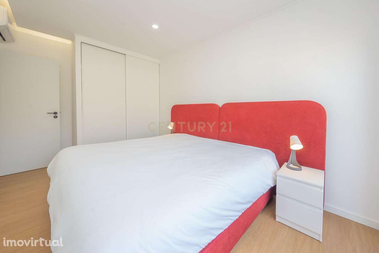 Apartamento T4, Totalmente Remodelado, c/ Terraço, em Setúball - Grande imagem: 2/43