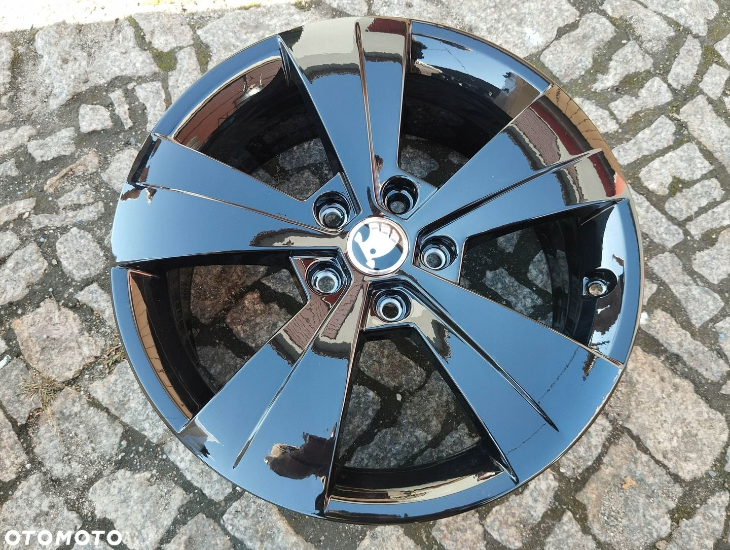 SKODA Super Felgi Alu 5x112 17 3V0 Czarny połysk - 3