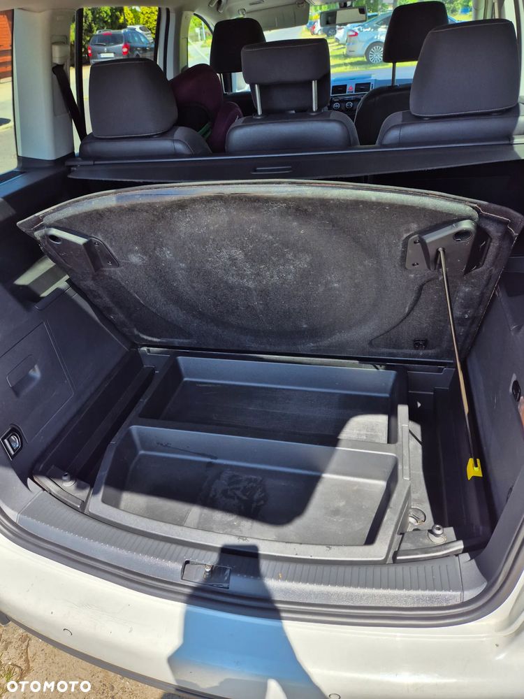 Volkswagen Touran 1.4 TSI Cross DSG - 19