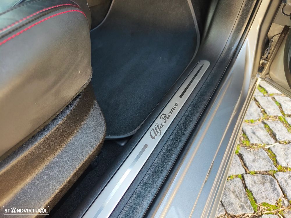 Alfa Romeo Giulietta 1750 TBi Veloce TCT - 31