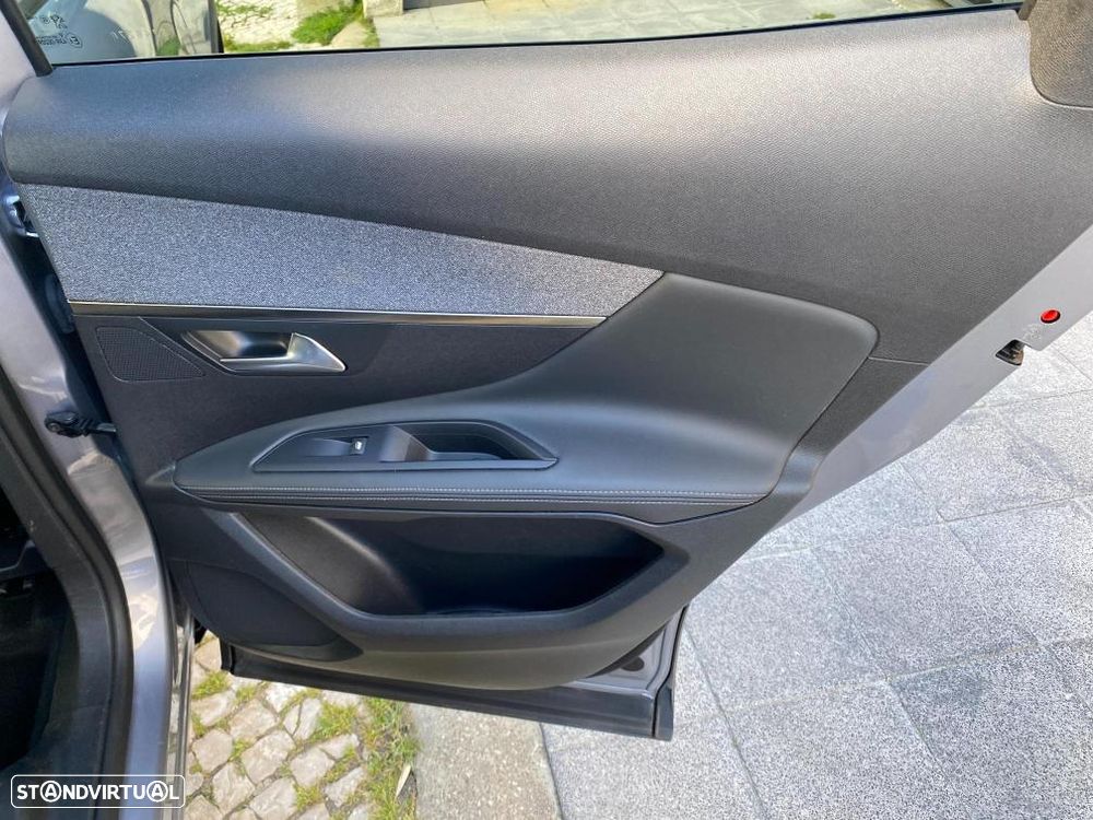 Peugeot 3008 PureTech 130 Stop & Start EAT6 Allure - 29