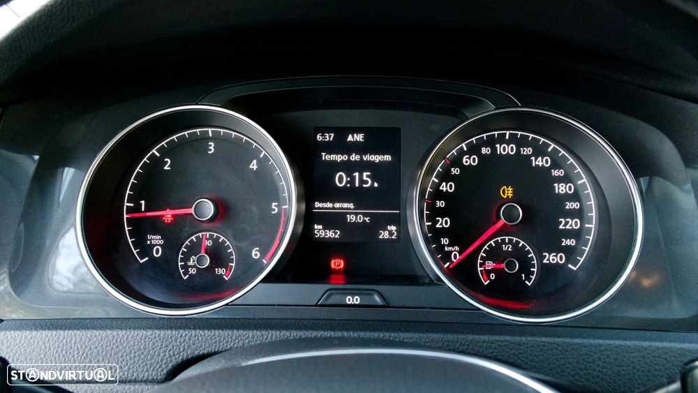 VW Golf 1.6 TDI R-Line - 32