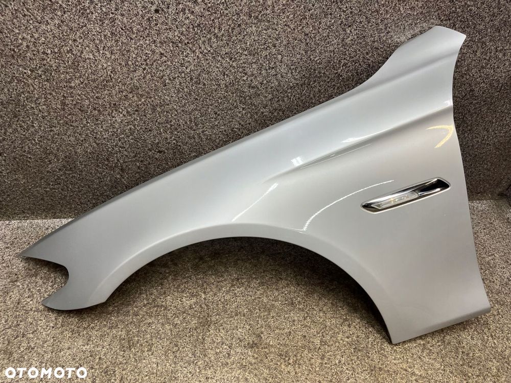 Blotnik lewy przod przedni kierunkowskaz BMW F11 F10 354 srebrny LADNY - 1