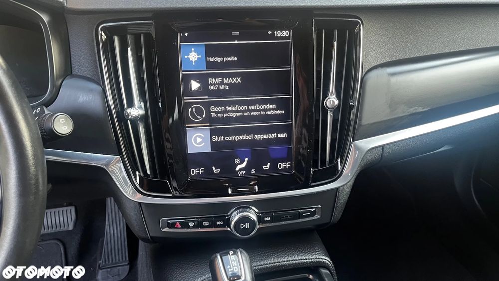 Volvo V90 D4 Momentum - 17