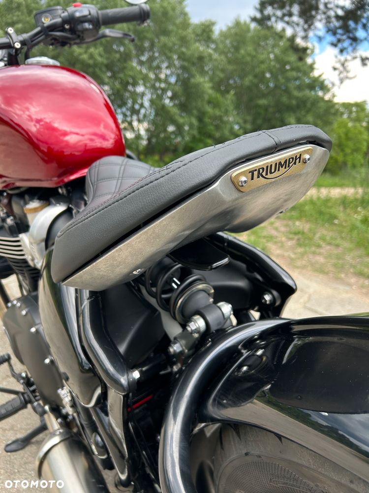 Triumph Bonneville Bobber - 10