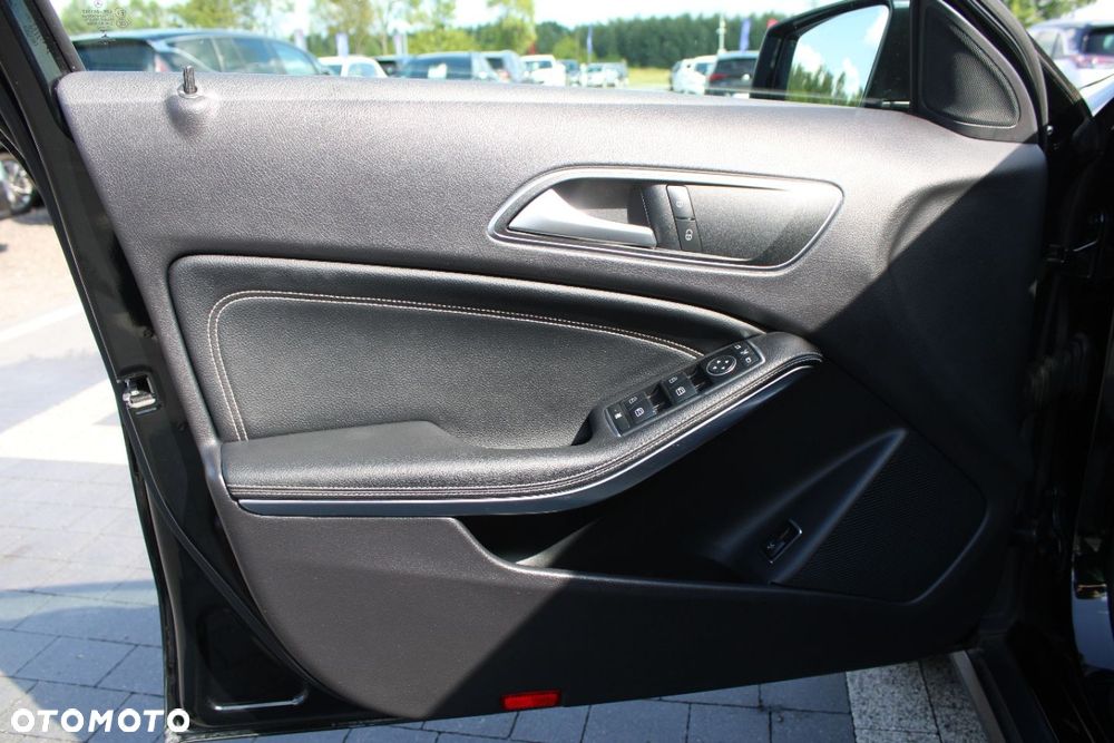 Mercedes-Benz GLA - 22